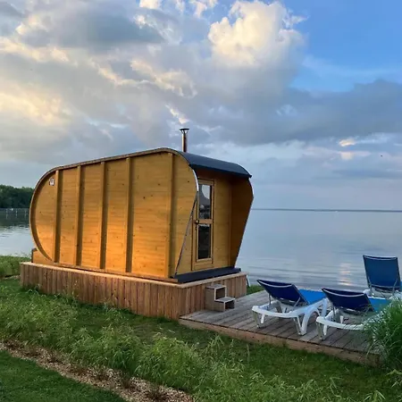 Floatinghouse Fru Puettelkow Röbel